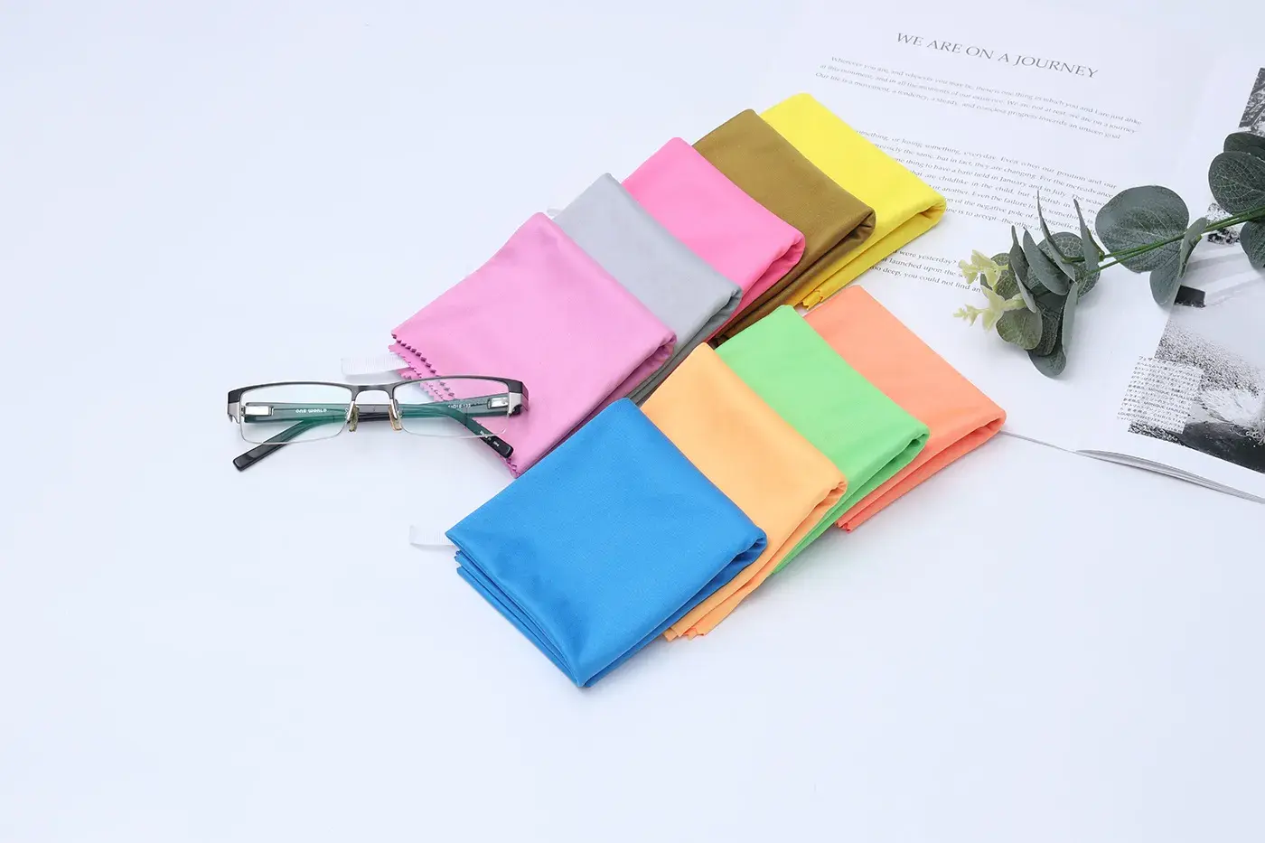 Solid color microfiber cleaning cloth in various colors