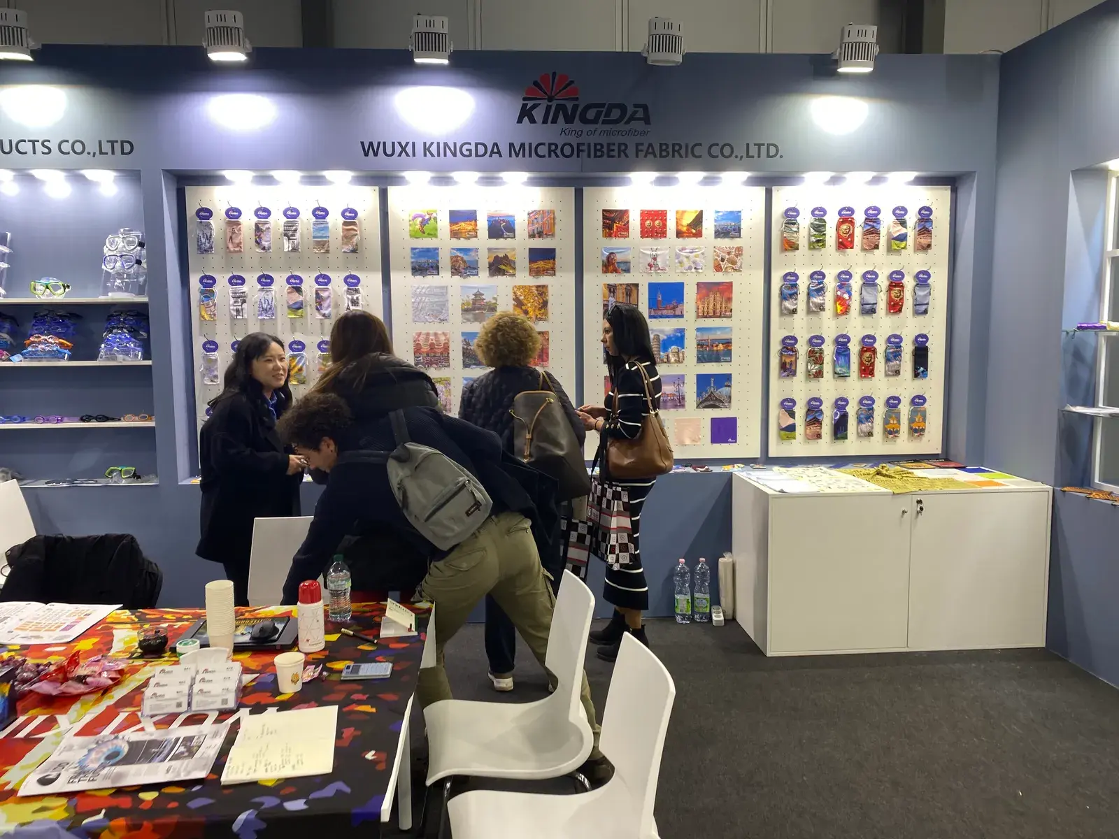 Kingda HK OPTICAL FAIR trade-show booth and microfiber product display, photo 5