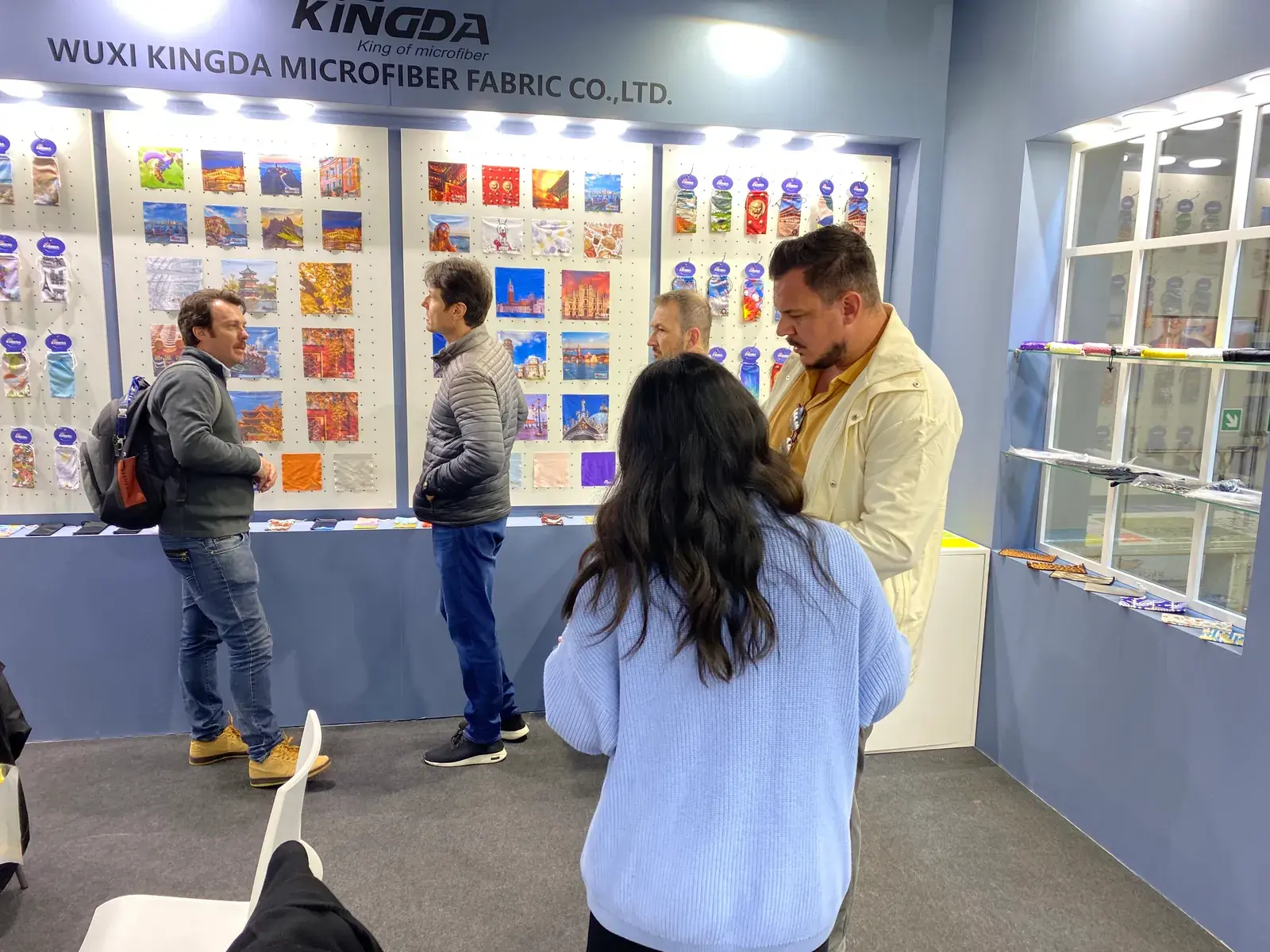 Kingda HK OPTICAL FAIR trade-show booth and microfiber product display, photo 8