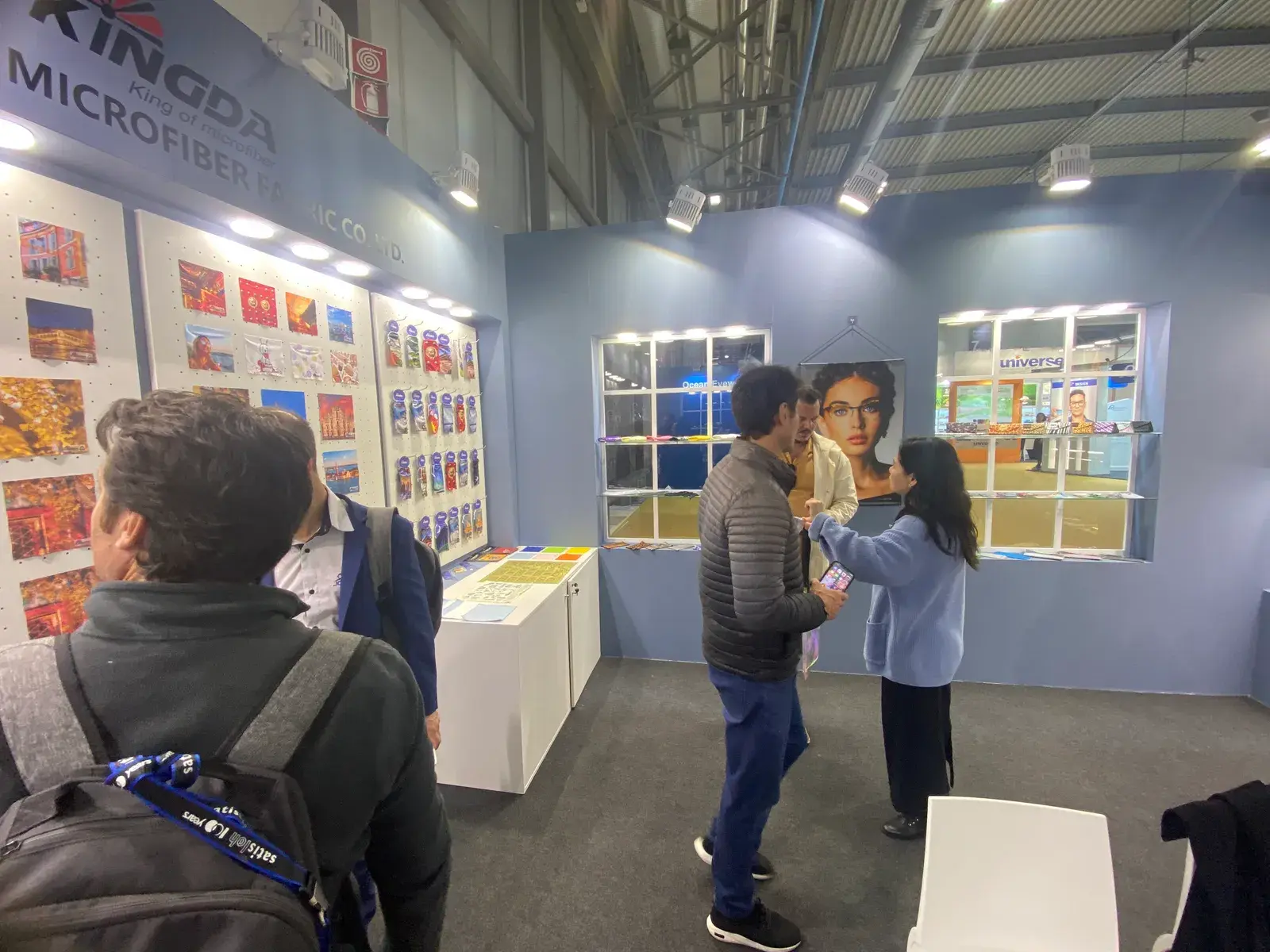 Kingda HK OPTICAL FAIR trade-show booth and microfiber product display, photo 10