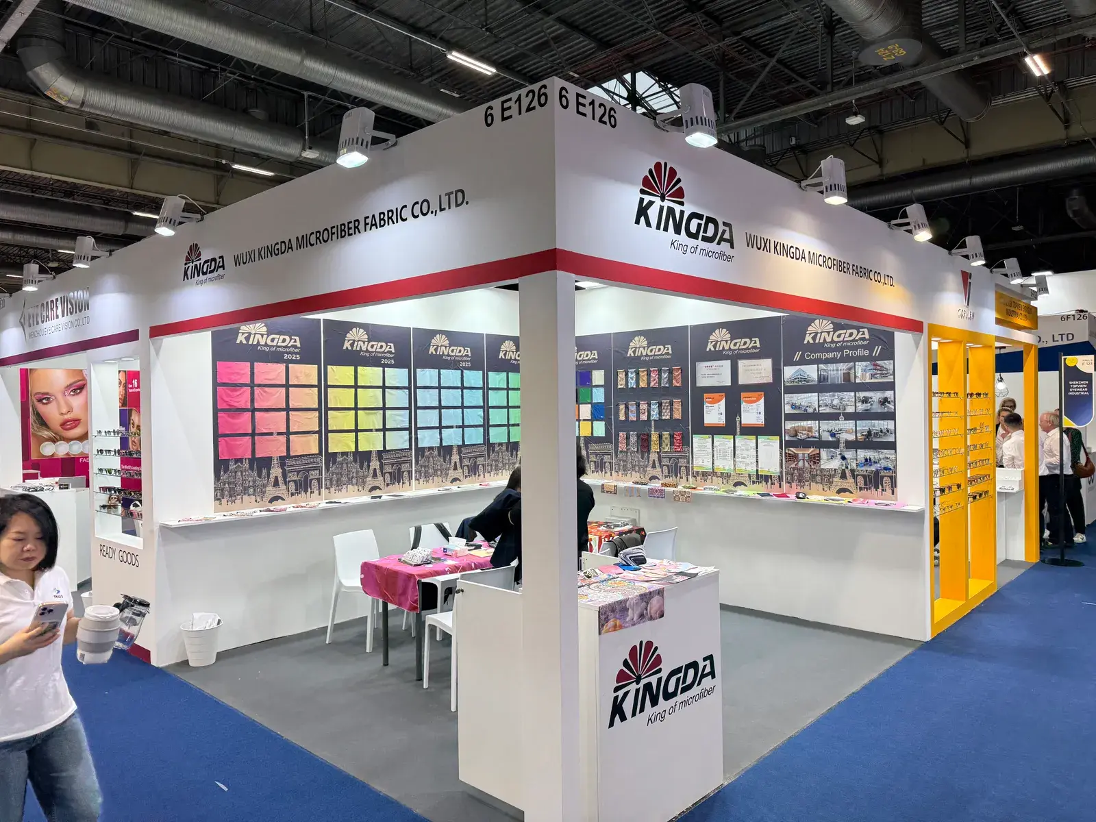 Kingda SILMO trade-show booth and microfiber product display, photo 1