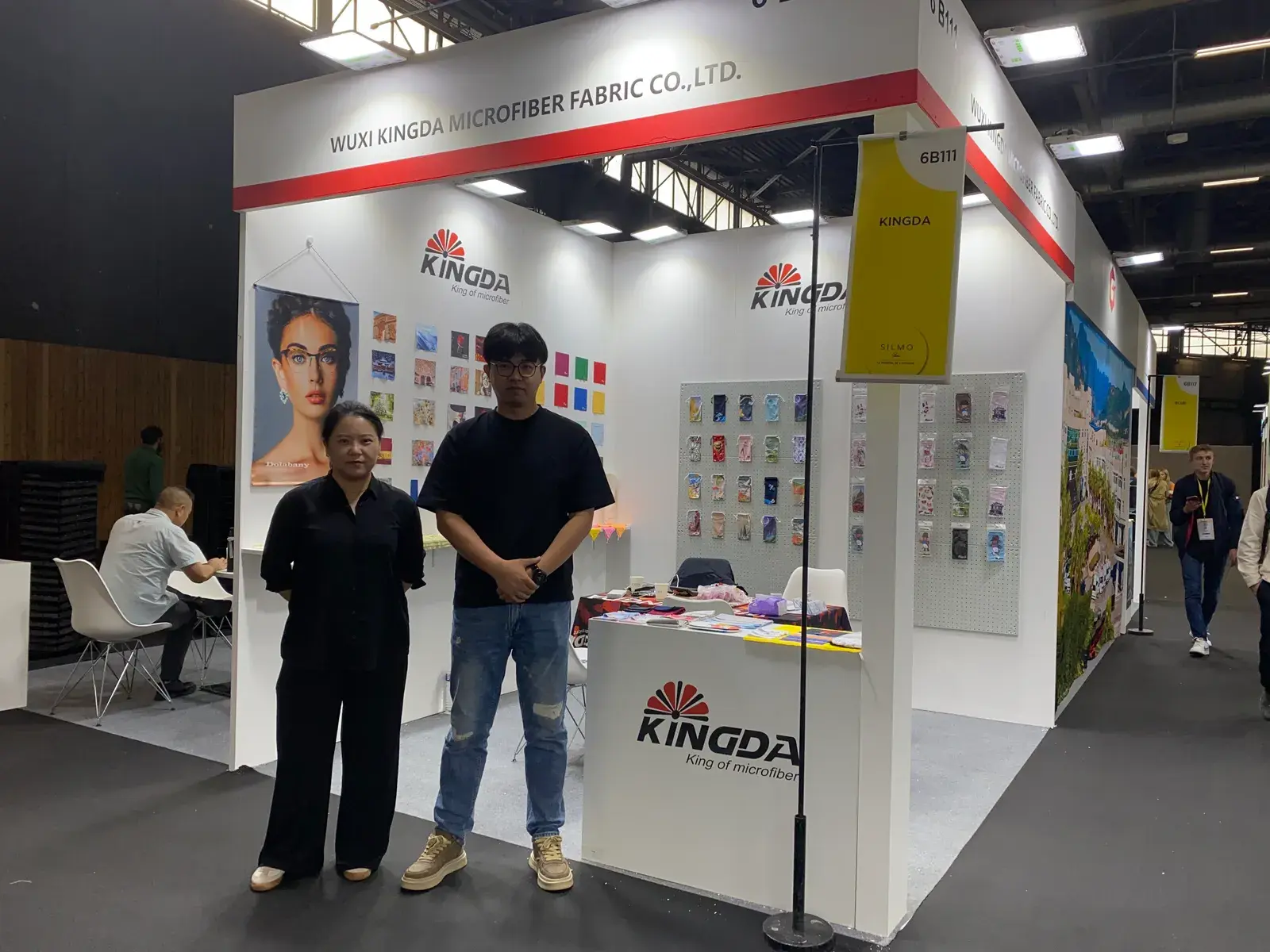 Kingda SILMO trade-show booth and microfiber product display, photo 14